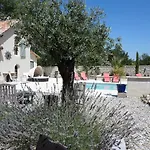 Bed & Breakfast Le Clos Des Troubadours 4*