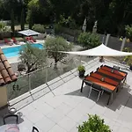 Bed & Breakfast Le Clos Des Troubadours 4*