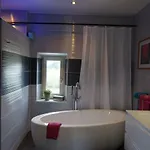 Le Clos Des Troubadours Bed & Breakfast Pennautier