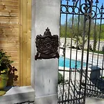 Le Clos Des Troubadours 4*
