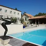 Bed & Breakfast Le Clos Des Troubadours 4*
