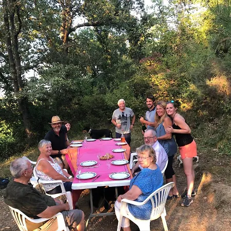 Le Clos Des Troubadours Bed & Breakfast 4*