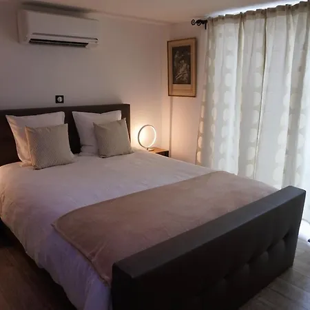 Bed & Breakfast Le Clos Des Troubadours 4*