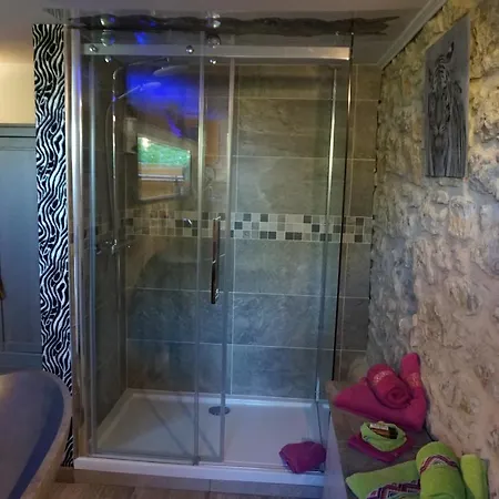 Le Clos Des Troubadours Bed & Breakfast 4*