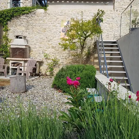 Le Clos Des Troubadours Bed & Breakfast Pennautier