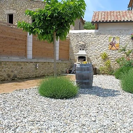 Le Clos Des Troubadours 4* Pennautier