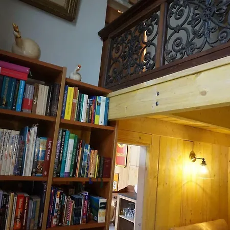 Le Clos Des Troubadours Bed & Breakfast 4*